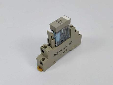 OMRON G2R-2-S (S) RELAY + P2RF-08-E