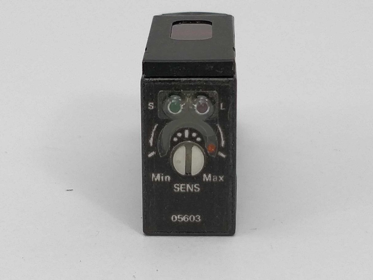 OMRON E3S-AR86 Photoelectric sensor