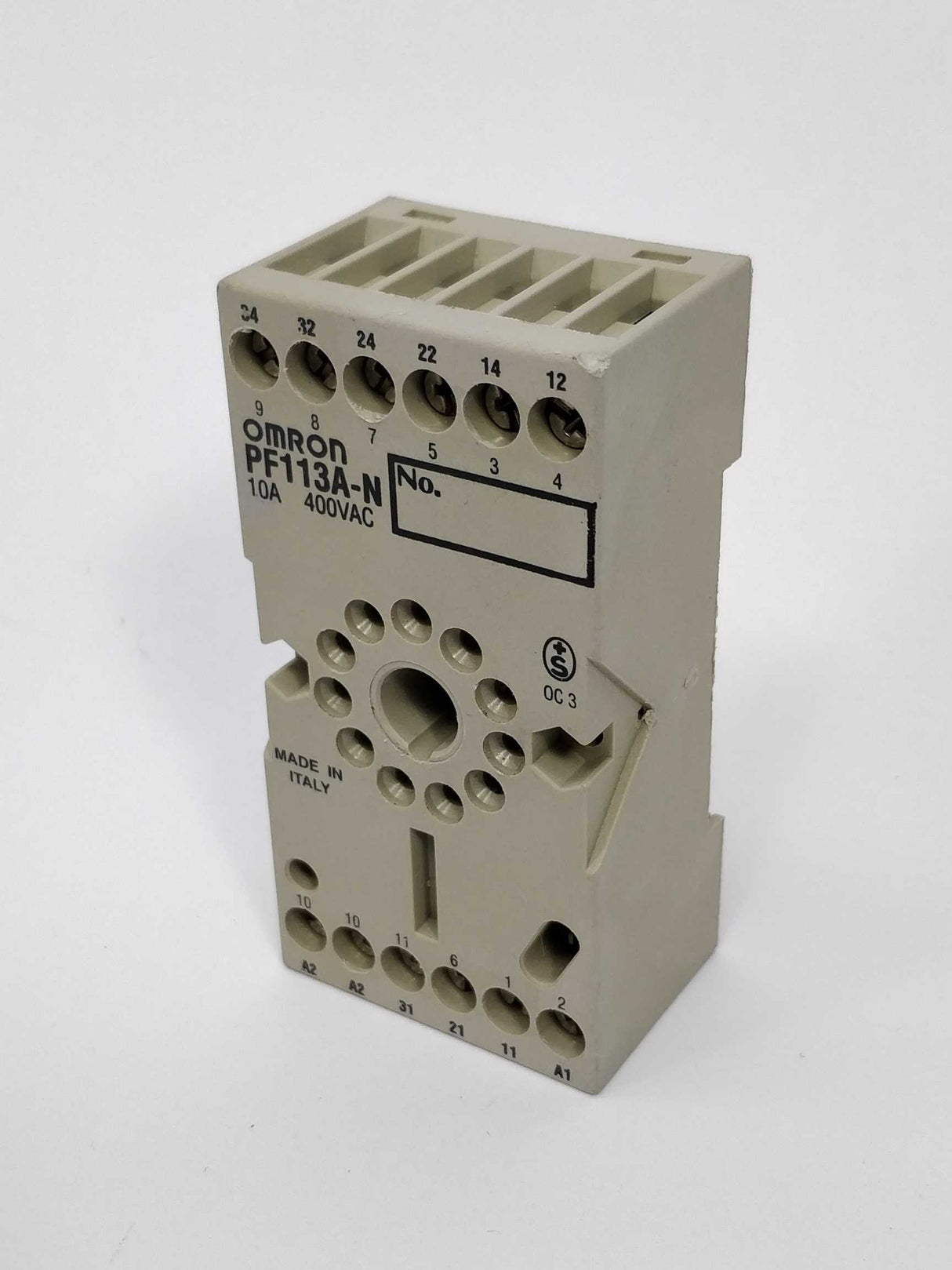 OMRON PF113A-N Relay socket 10A 400VAC