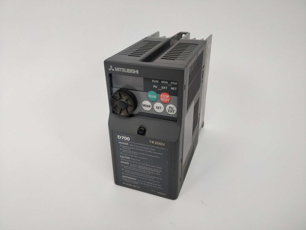 Mitsubishi FR-D720S-025-EC D700, Inverter