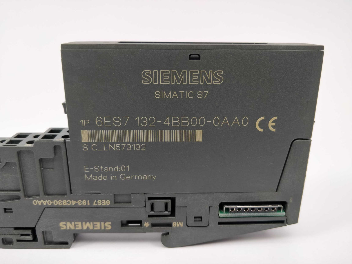 Siemens 6ES7132-4BB00-0AA0 2 DO standard DC 24V/0.5A E01