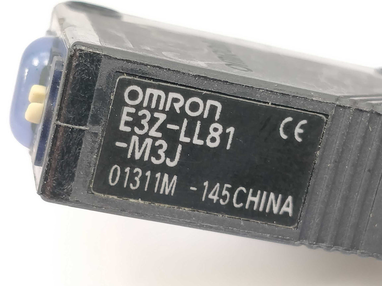 OMRON E3Z-LL81-M3J Photoelectric Sensor