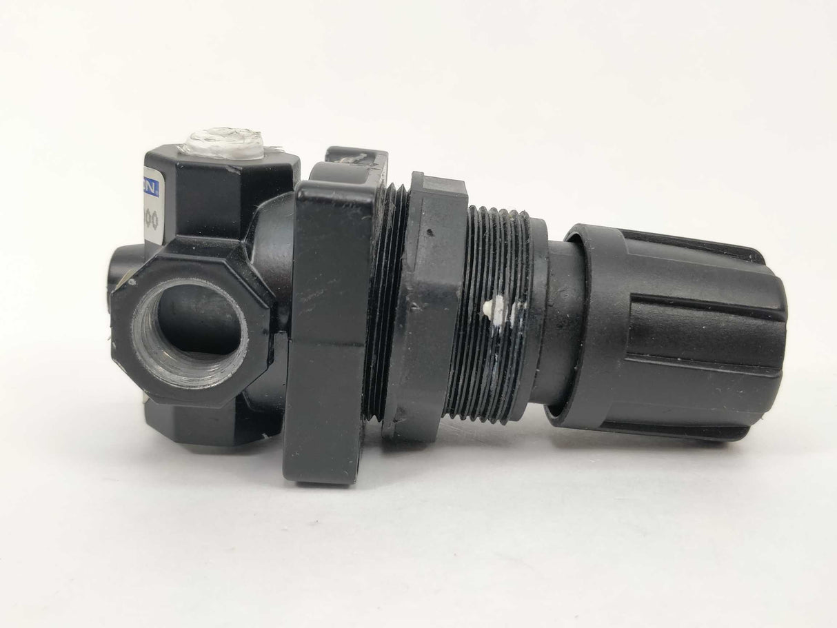 Wilkerson P01-C2-000 Regulator valve