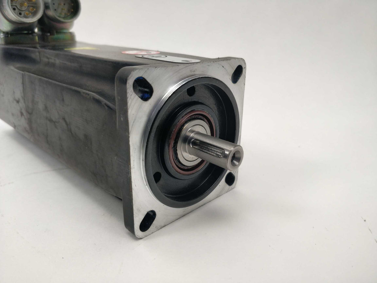 Schneider Electric BMH0702T32F2A Electric motor