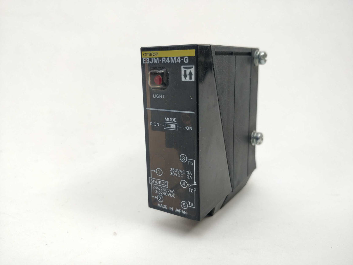 OMRON E3JM-R4M4-G Photoelectric Sensor