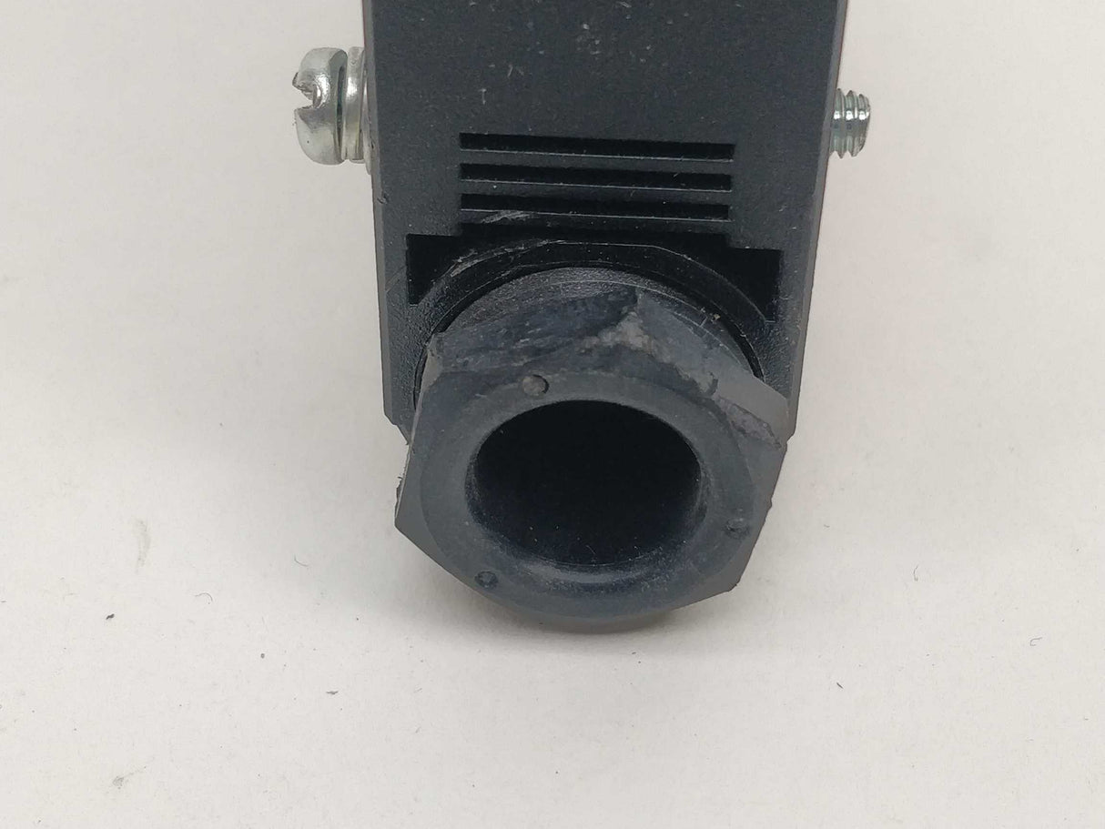 OMRON E3JM-R4M4-G Photoelectric Sensor