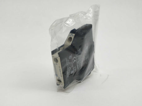 TELEMECANIQUE LA8 DN11 023648, Lateral contact block.