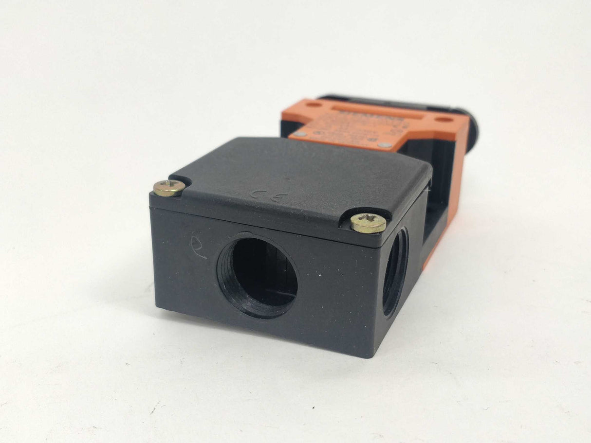 Siemens 3SE3243-0XX40 Safety Position Switch