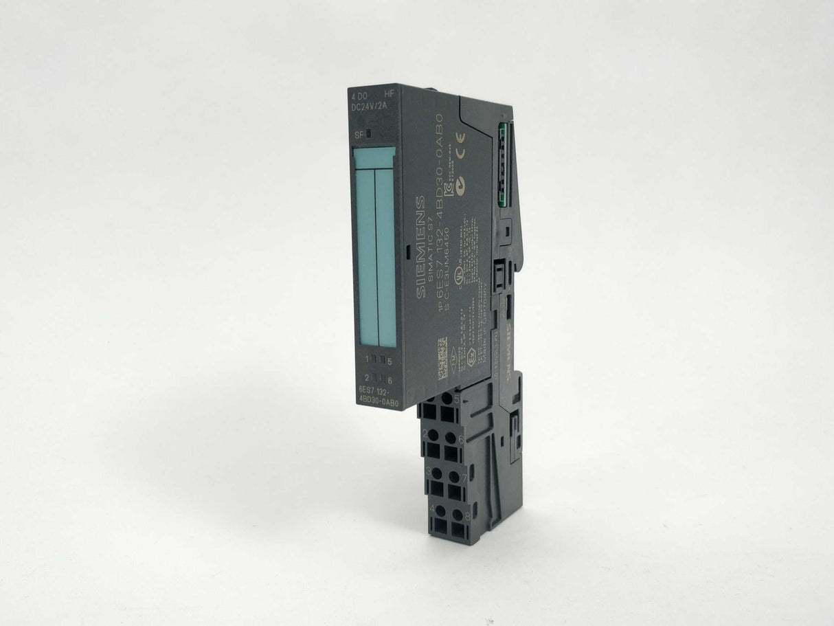 Siemens 6ES7 132-4BD30-0AB0 Digital output module & 6ES7193-4CB20-0AA0