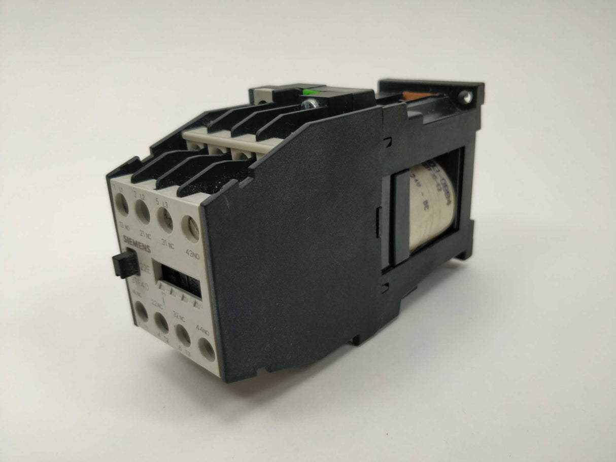 Siemens 3TF4022-0BB4 Contacter. 24VDC