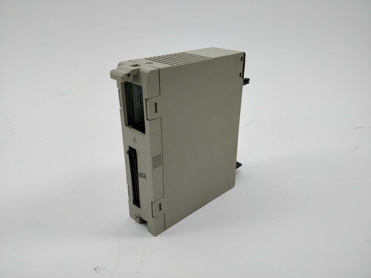 OMRON C200H-OC224N Output Unit