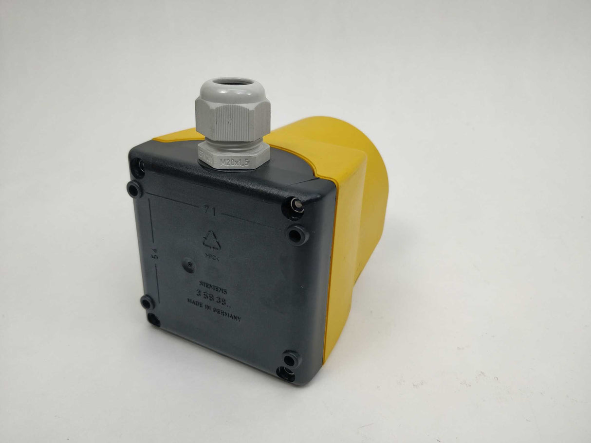 Siemens 3SB38 Emergency Stop Push Button