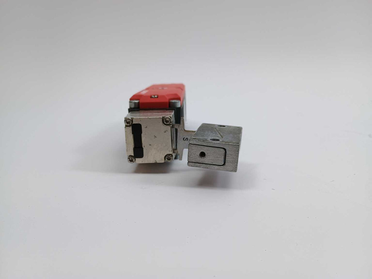 Euchner STP1A-4131A024M Safety Switch