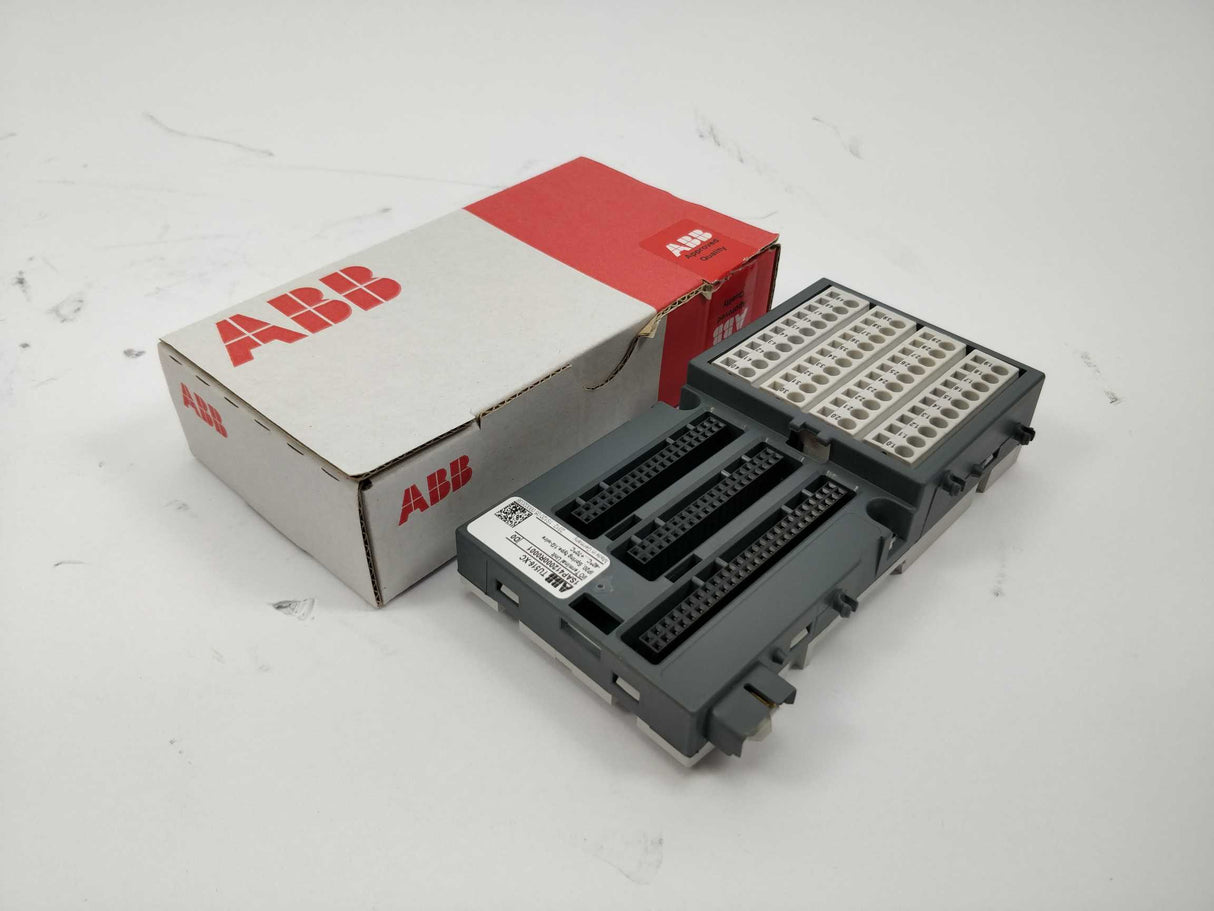 ABB 1SAP412000R0001 TU516-XC, I/O Terminal Unit