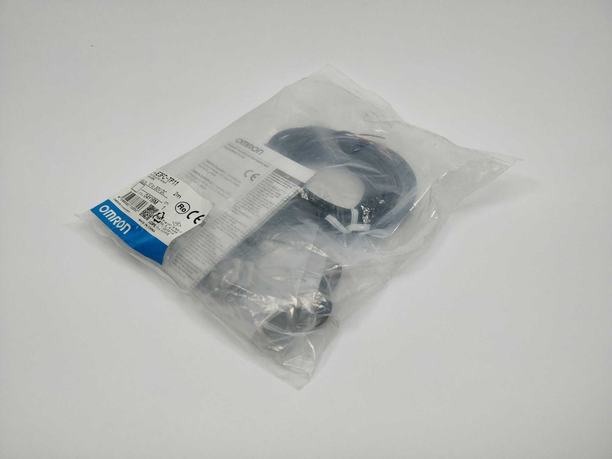 OMRON E3FC-TP11 Photoelectric Sensor 2m 10 to 30 V DC