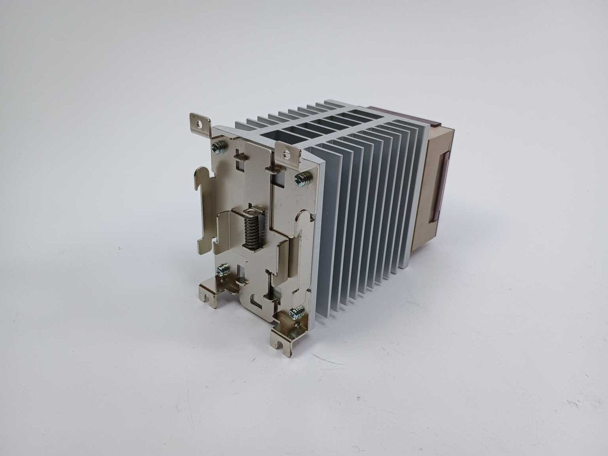 OMRON G3PE-525B-3N Solid State Contactor. Load: AC200-480V, 25A