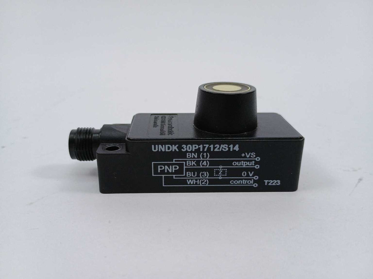 Baumer UNDK 30P1712/S14 Ultrasonic proximity sensors