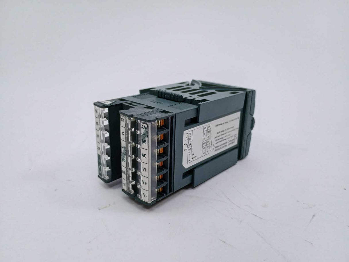 Eurotherm 3216I /AL/VH/RRXX/X/XXX/G/ENG/ENG