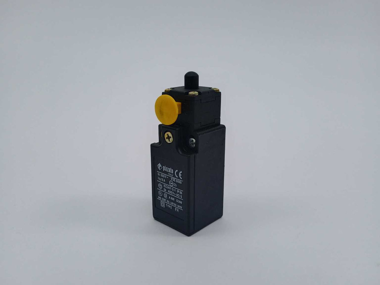 Pizzato FR 501-72 Limit Switch