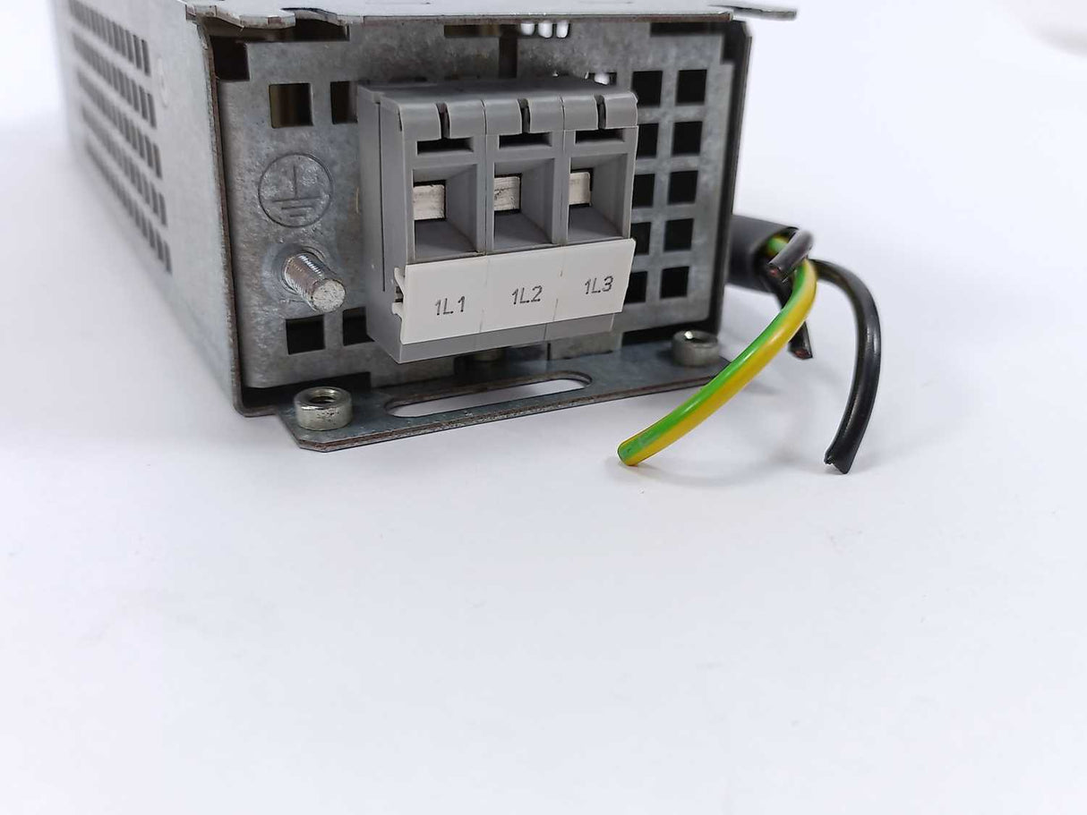 Siemens 6SE6400-3CC00-4AD3 Micromaster 4