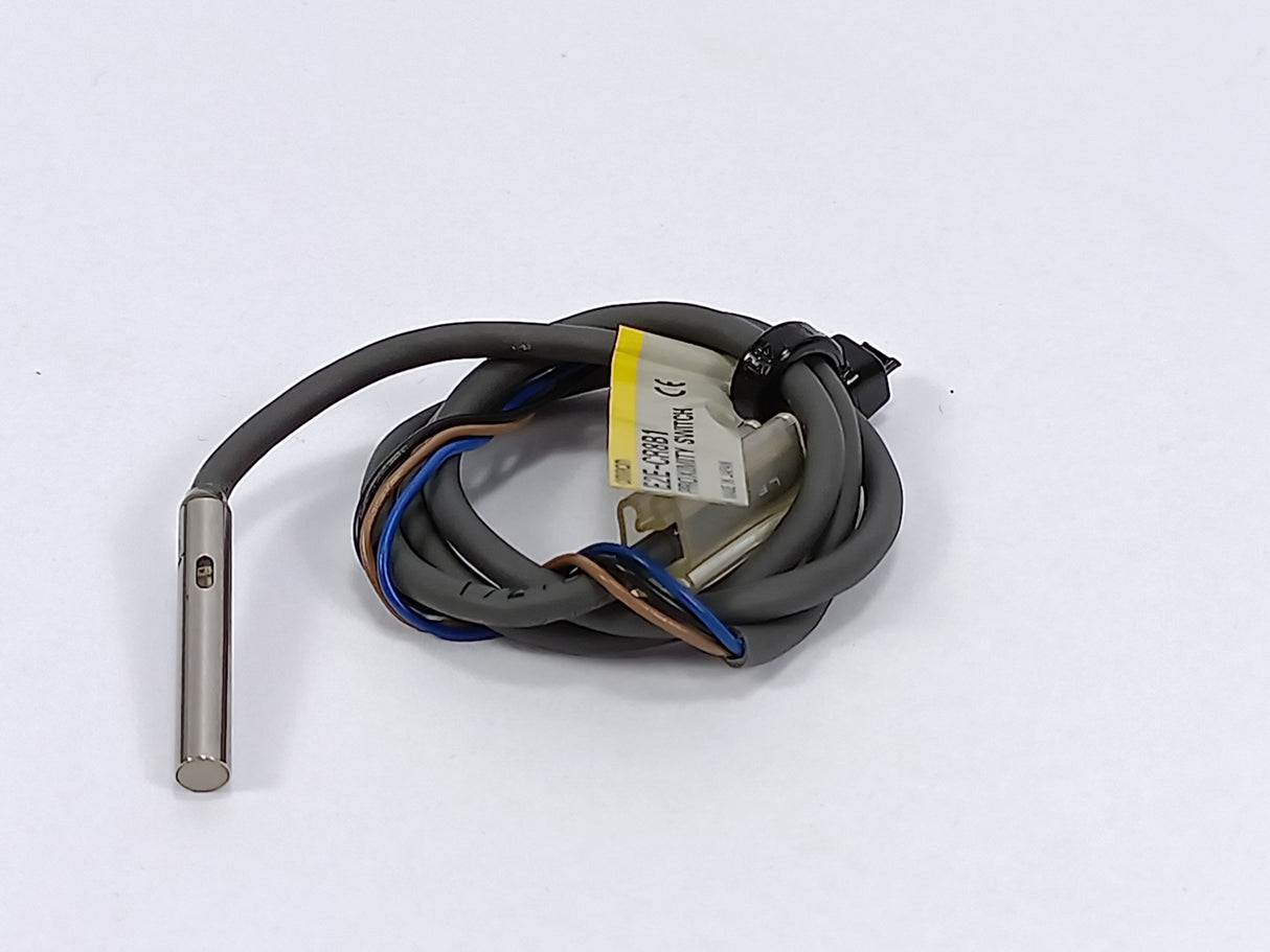 OMRON E2E-CR8B1 Proximity switch