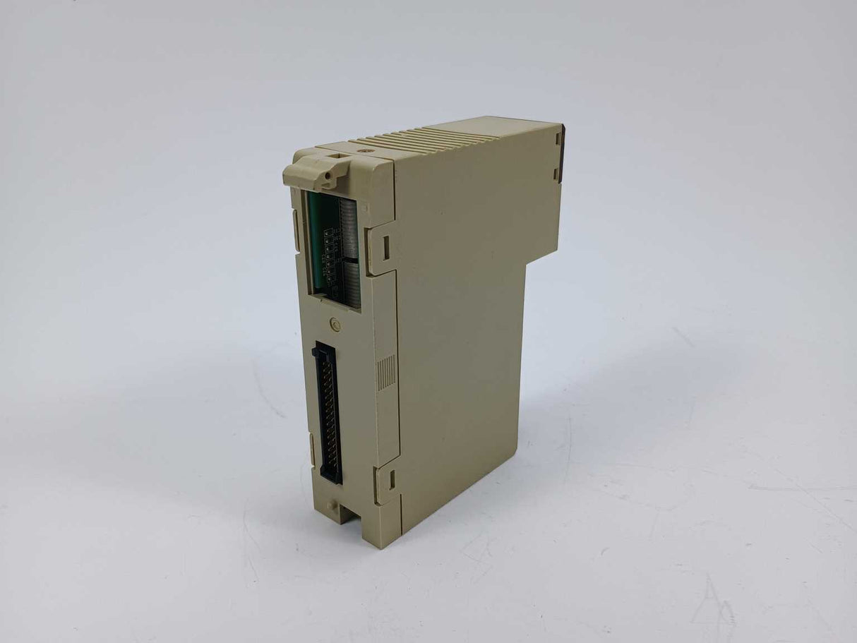 OMRON C200H-OD219 Output unit