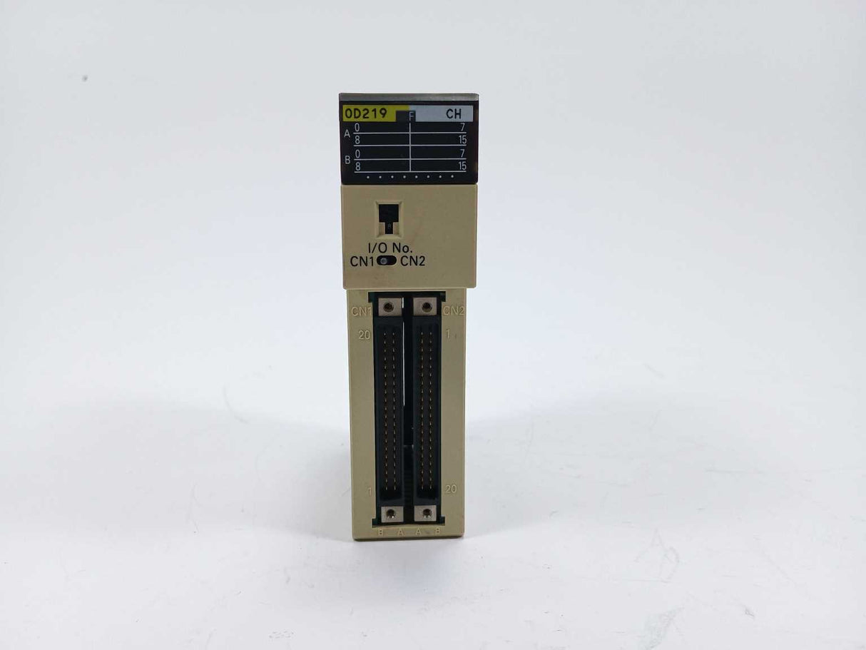 OMRON C200H-OD219 Output unit