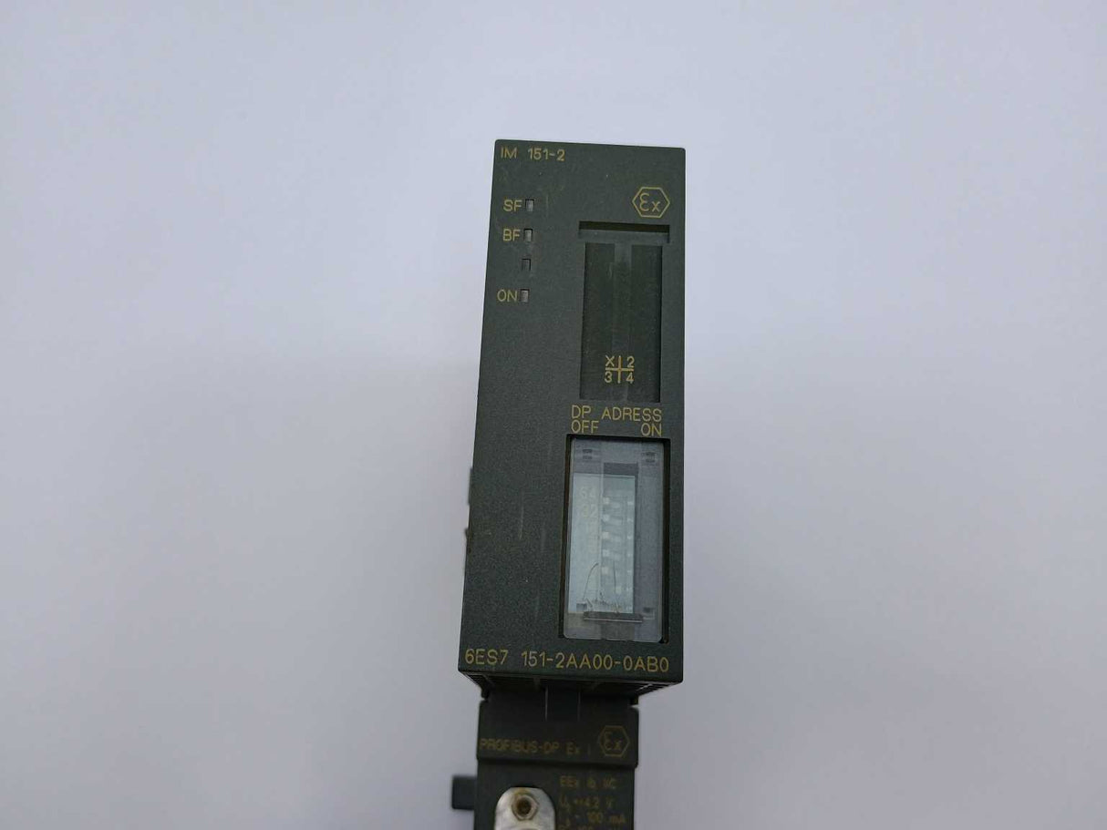 Siemens 6ES7151-2AA00-0AB0 Interface module & 6ES7193-5BD00-0AA0