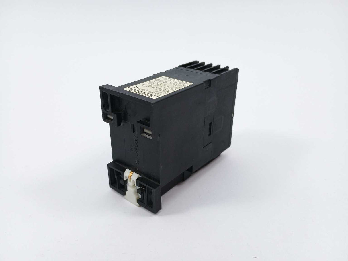 Siemens 7PU6040-7NB30 TIME RELAY