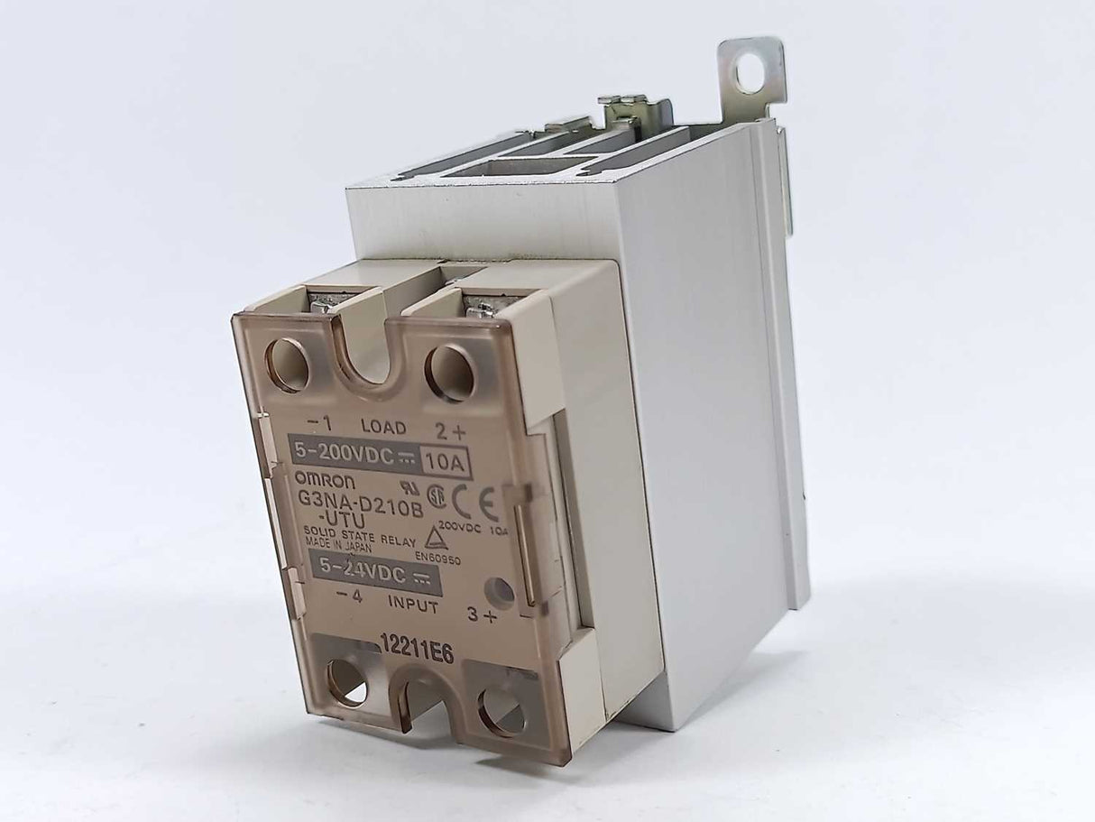 OMRON G3NA-D210B-UTU 5-24VDC Solid state relay W/ Y92B-N50