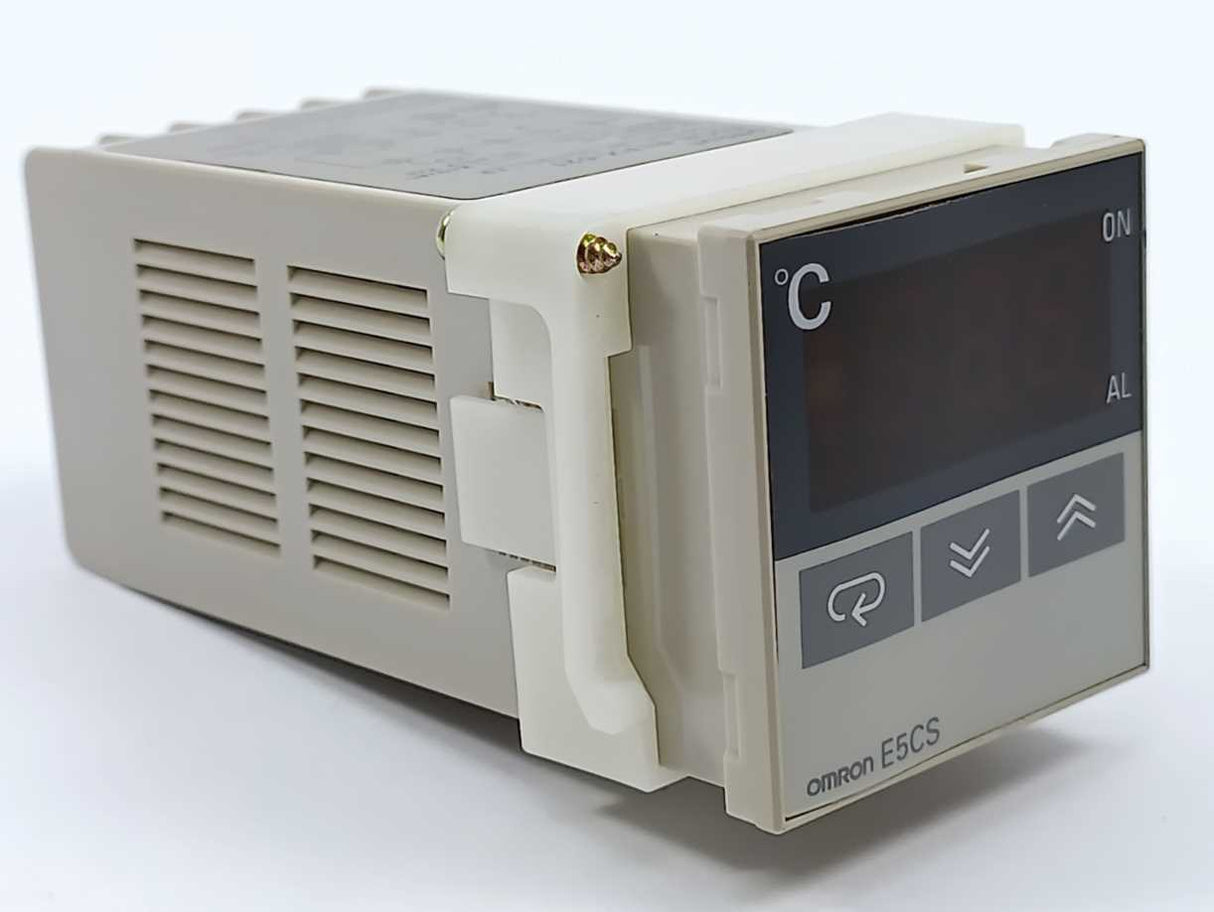 OMRON E5CS-R1PX-521 TEMPERATURE CONTROLLER