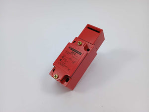 TELEMECANIQUE XCS-A702 Safety Limit Switch