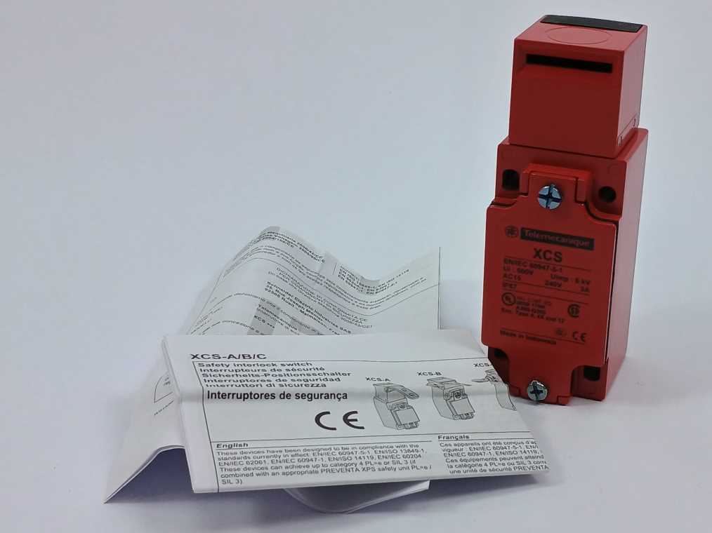 TELEMECANIQUE XCS-A702 Safety Limit Switch