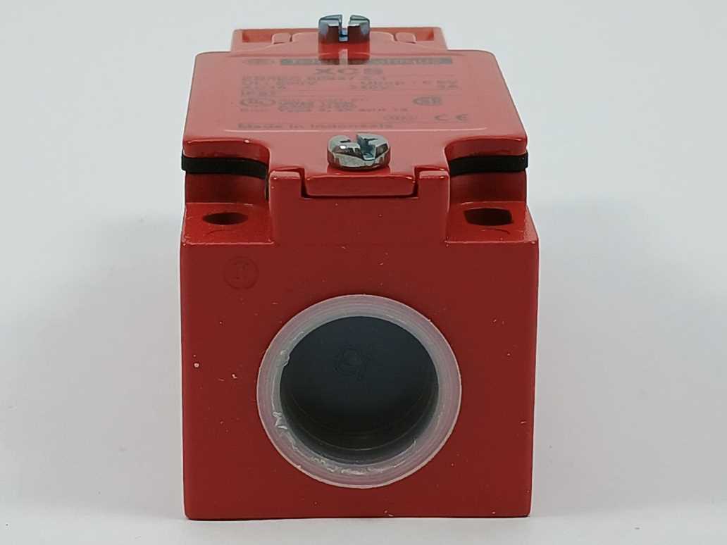 TELEMECANIQUE XCS-A702 Safety Limit Switch