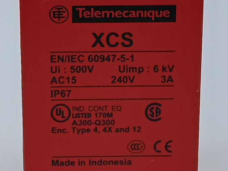 TELEMECANIQUE XCS-A702 Safety Limit Switch