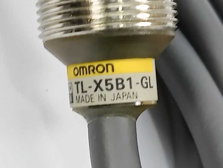 OMRON TL-X5B1-GL PROXIMITY SWITCH 12 to 24 VDC