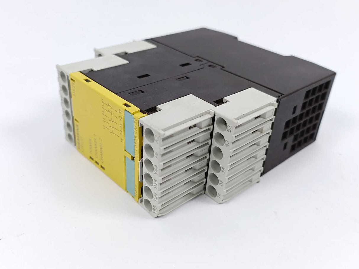 Siemens 3TK2825-AL20 Safety Relay