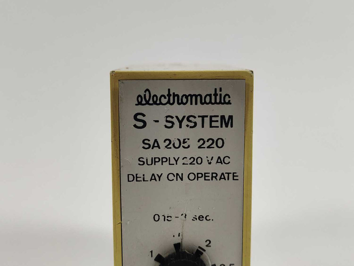 Electromatic SA 205 220 S-System relay 0,15-3 sec 220 VAC