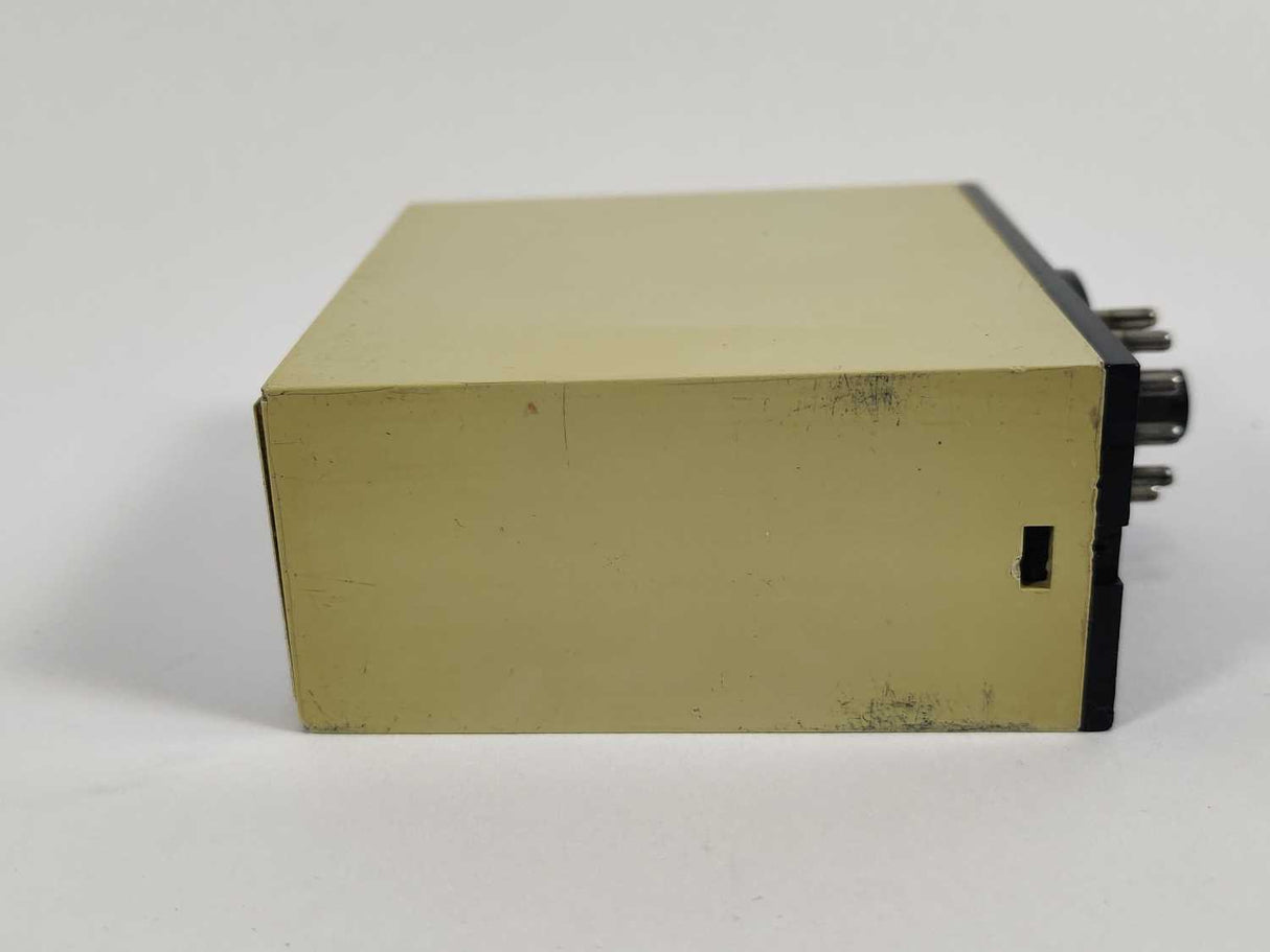 Electromatic SA 205 220 S-System relay 0,15-3 sec 220 VAC