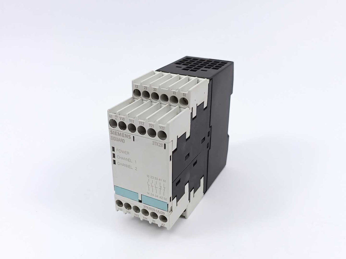 Siemens 3TK2825-1AJ20 Safety Relay