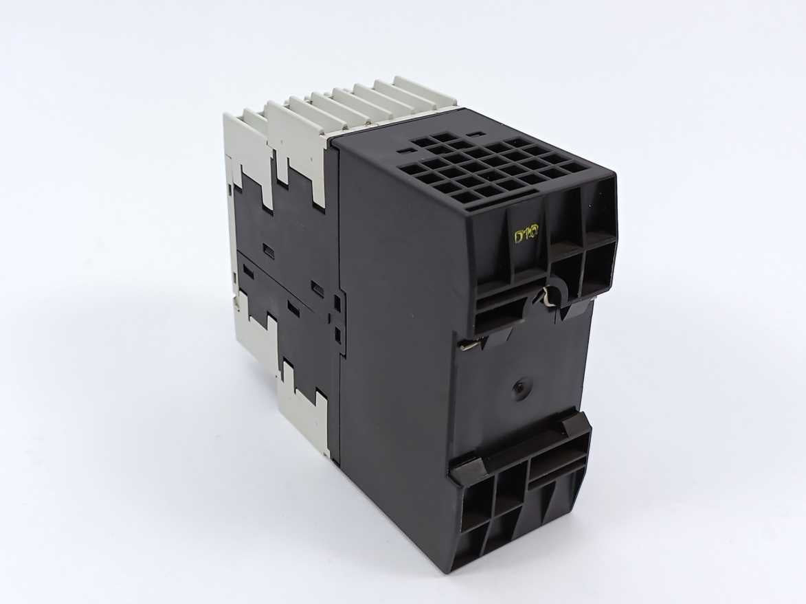 Siemens 3TK2825-1AJ20 Safety Relay