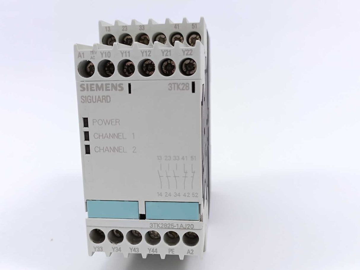 Siemens 3TK2825-1AJ20 Safety Relay