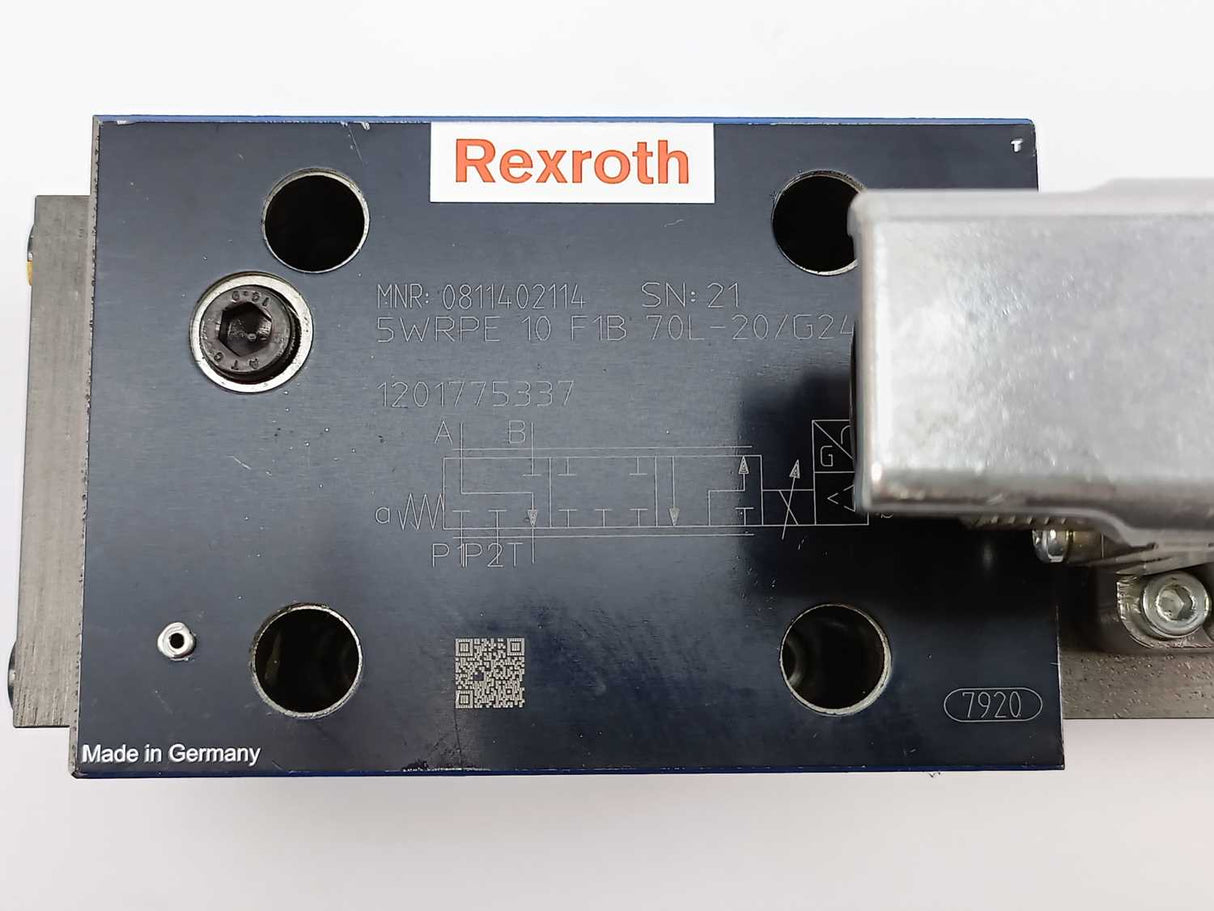 Bosch / Rexroth 0811402114 5WRPE10F1B70L-20/G24K0/B5M Directional Valve