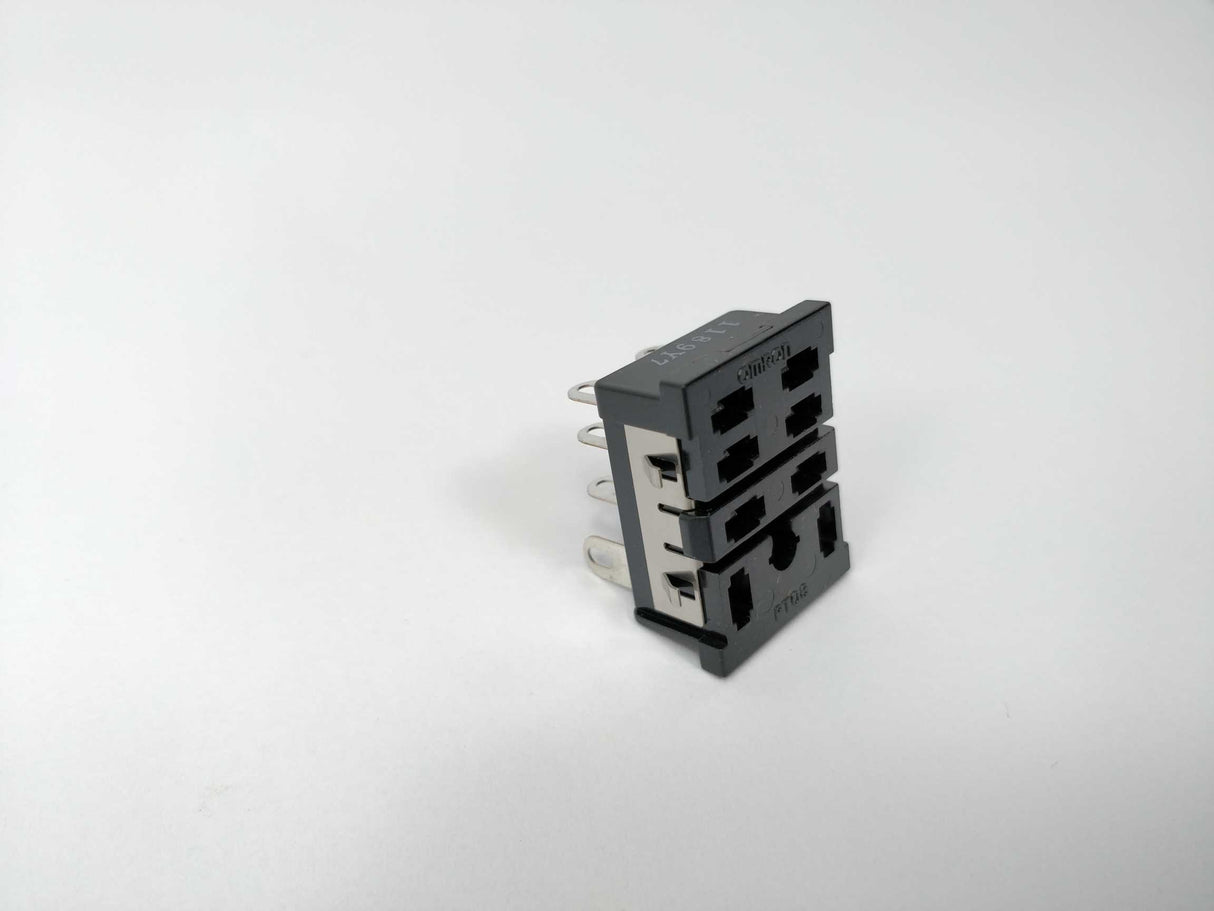 OMRON PT08 Relay socket 10 Pcs.