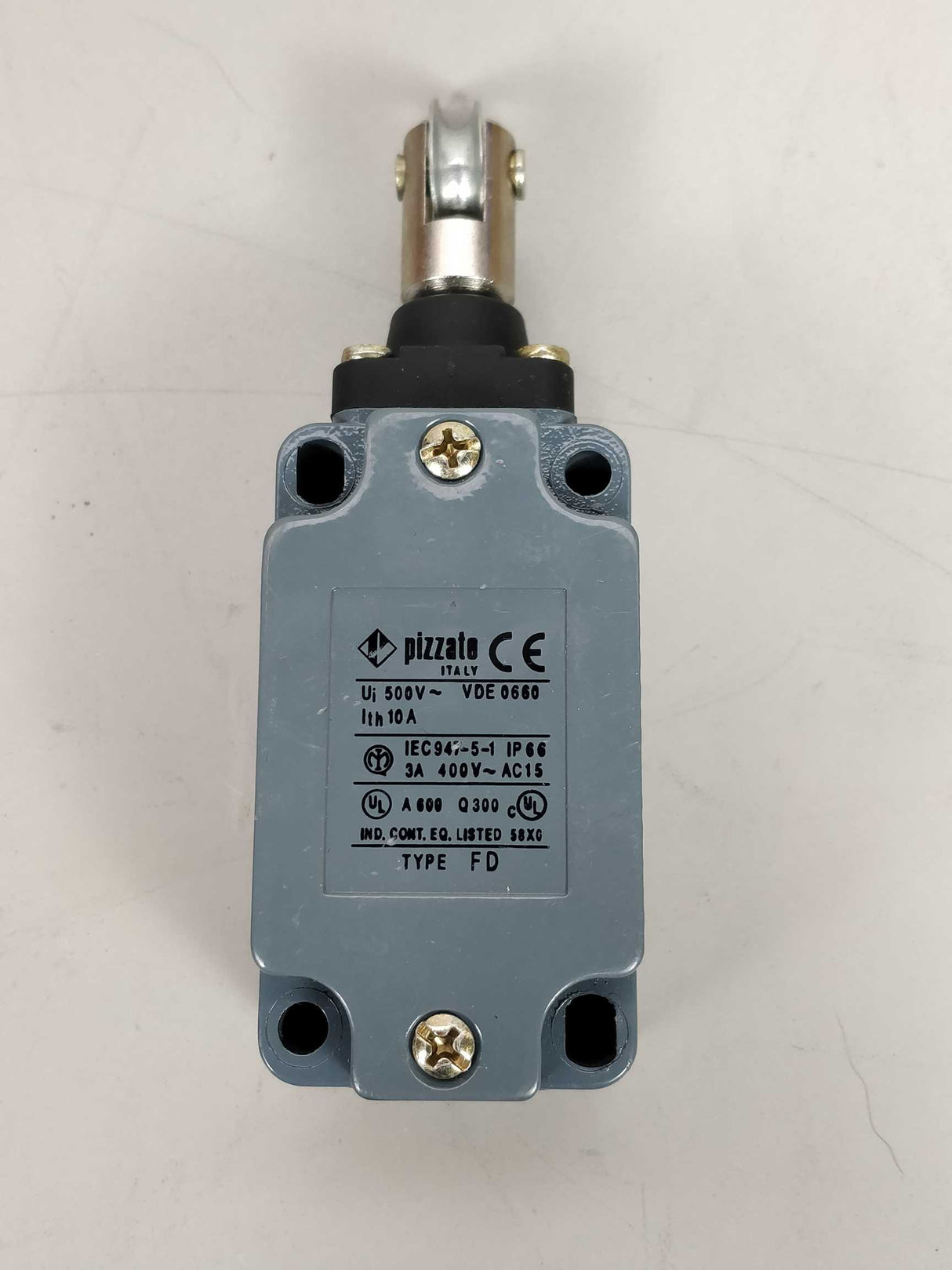 Pizzato FD 576 Limit switch