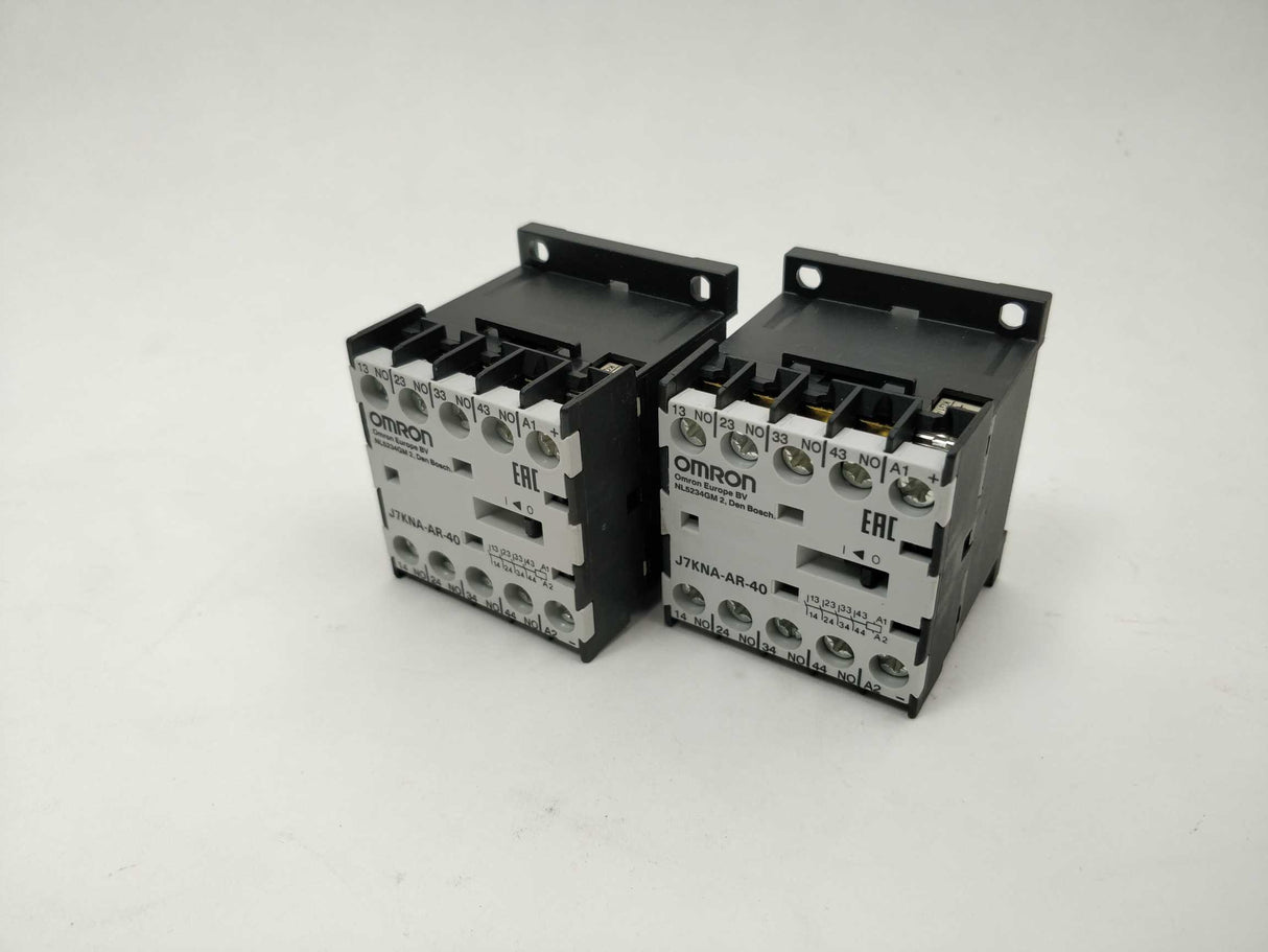 OMRON J7KNA-AR-40 Mini Contactor. 24VDC