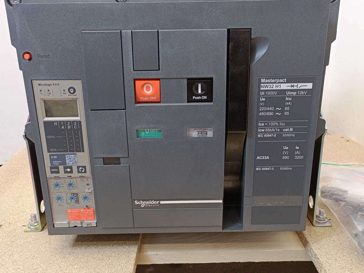 Schneider Electric NW32H13PEDO5.0E GCR_NW_CB MASTERPACT MCH 200-240 VAC NW32 H1