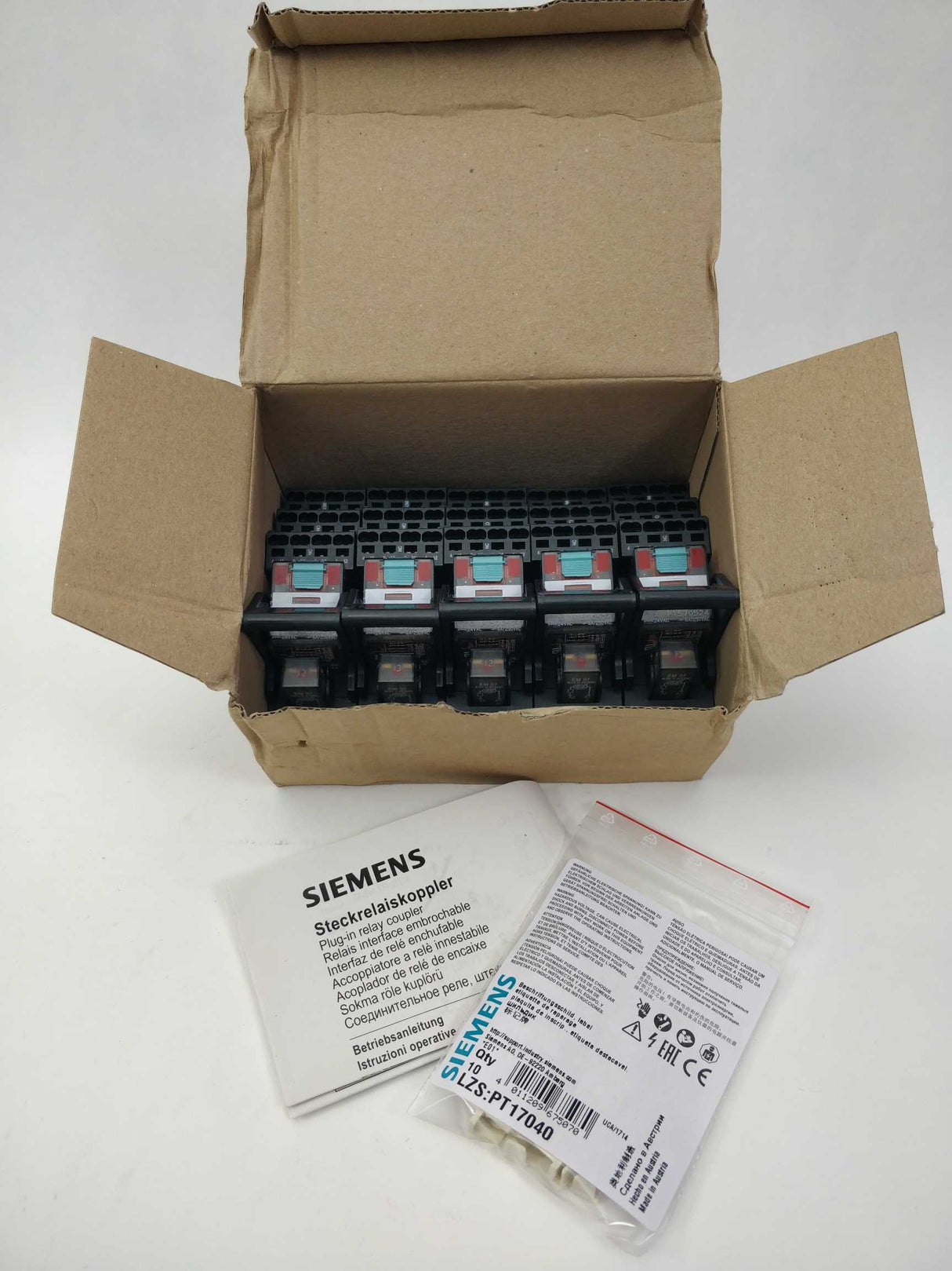 Siemens LZS:PT5D5R24 Plug-in Relay Complete Unit