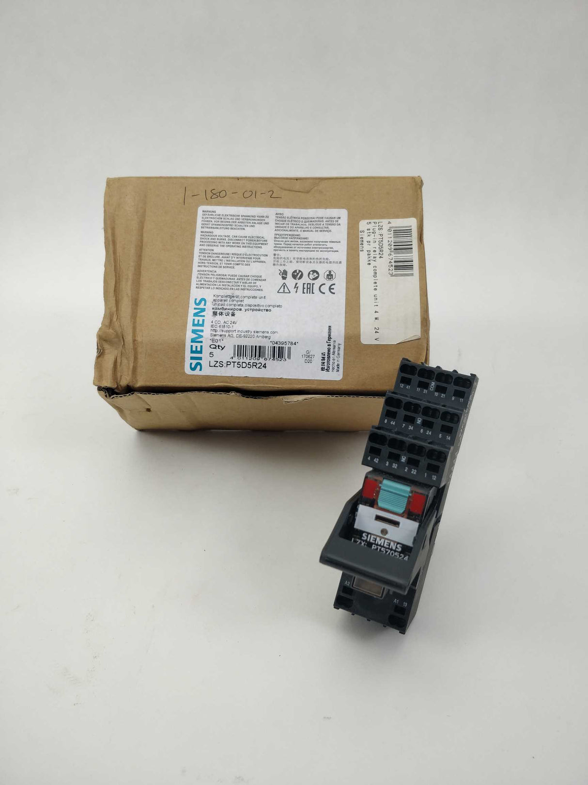 Siemens LZS:PT5D5R24 Plug-in Relay Complete Unit