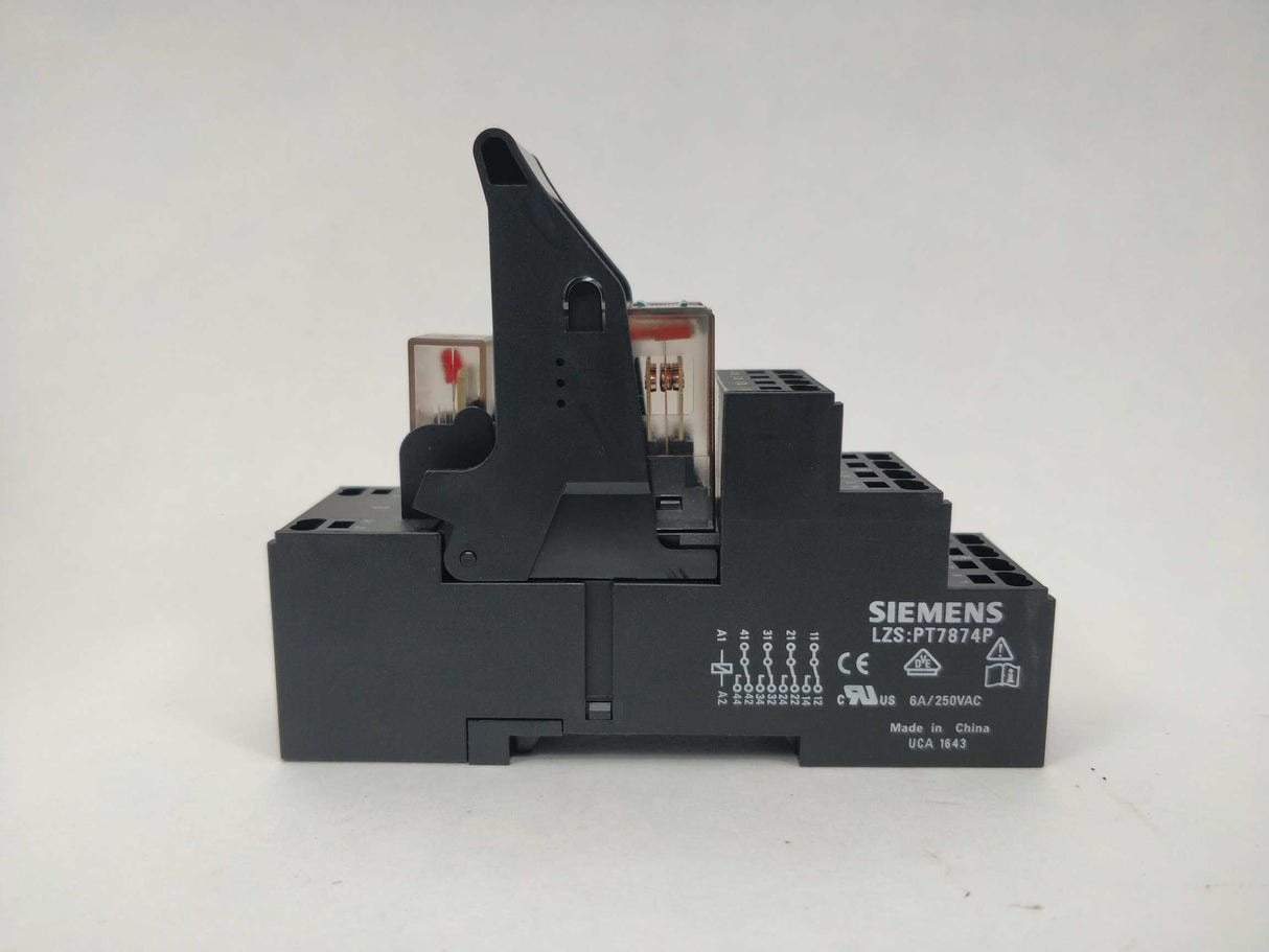 Siemens lZS:PT5D5R24 Plug-in Relay Complete Unit 4 Pcs.